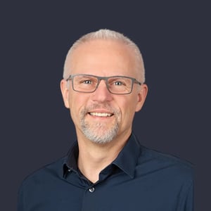 computer-controls-trainer-markus-staubmann
